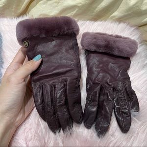 UGG leather gloves with fur trim